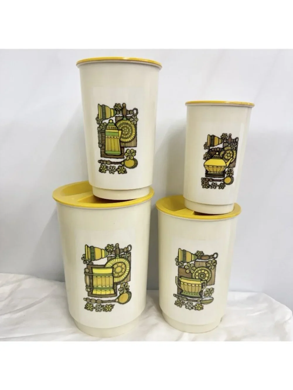 Vintage MCM Nesting Canisters Set of 4 Plastic Kitchen Gourmet 70s Retro Cream